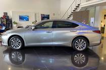 Lexus ES Business