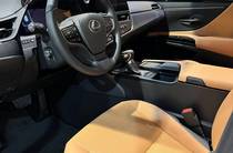 Lexus ES Business