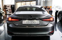 Lexus ES Launch Edition