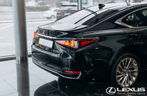 Lexus ES Launch Edition