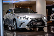 Lexus ES Launch Edition