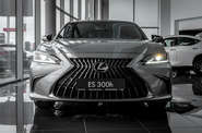 Lexus ES Launch Edition