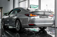 Lexus ES Launch Edition