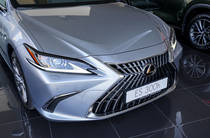 Lexus ES Launch Edition