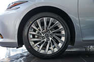 Lexus ES Launch Edition