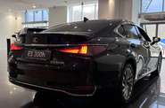 Lexus ES Launch Edition