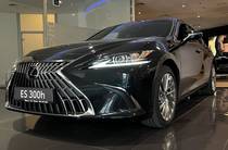 Lexus ES Launch Edition