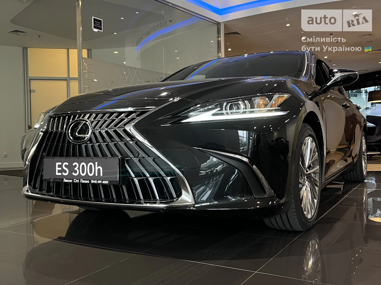 Lexus ES Launch Edition