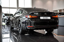 Lexus ES F Sport Design