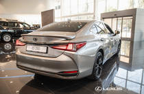 Lexus ES F Sport Design