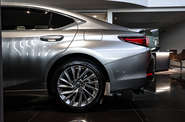 Lexus ES Launch Edition