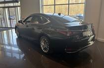 Lexus ES Launch Edition