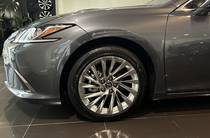 Lexus ES Launch Edition