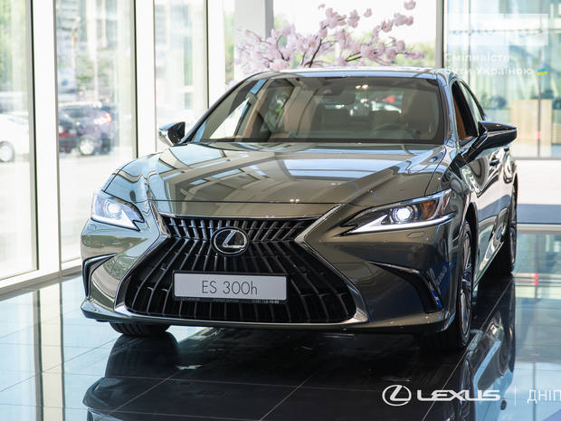 Lexus ES 2023