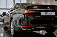 Lexus ES Launch Edition