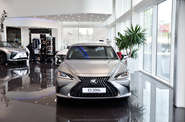 Lexus ES Launch Edition