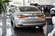Lexus ES Launch Edition