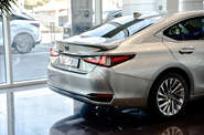 Lexus ES Launch Edition