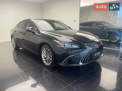 Lexus ES 2025 Launch Edition