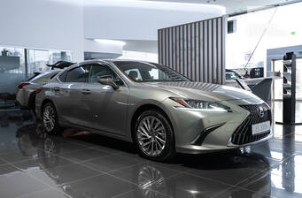 Lexus ES 2025 Launch Edition