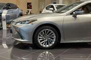 Lexus ES Launch Edition