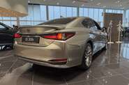 Lexus ES Launch Edition