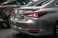 Lexus ES Launch Edition