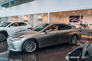 Lexus ES Launch Edition