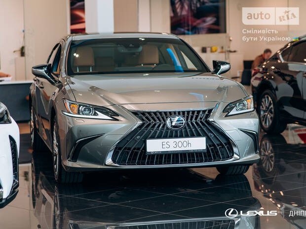 Lexus ES 2025