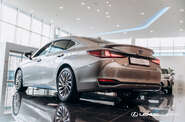 Lexus ES Launch Edition