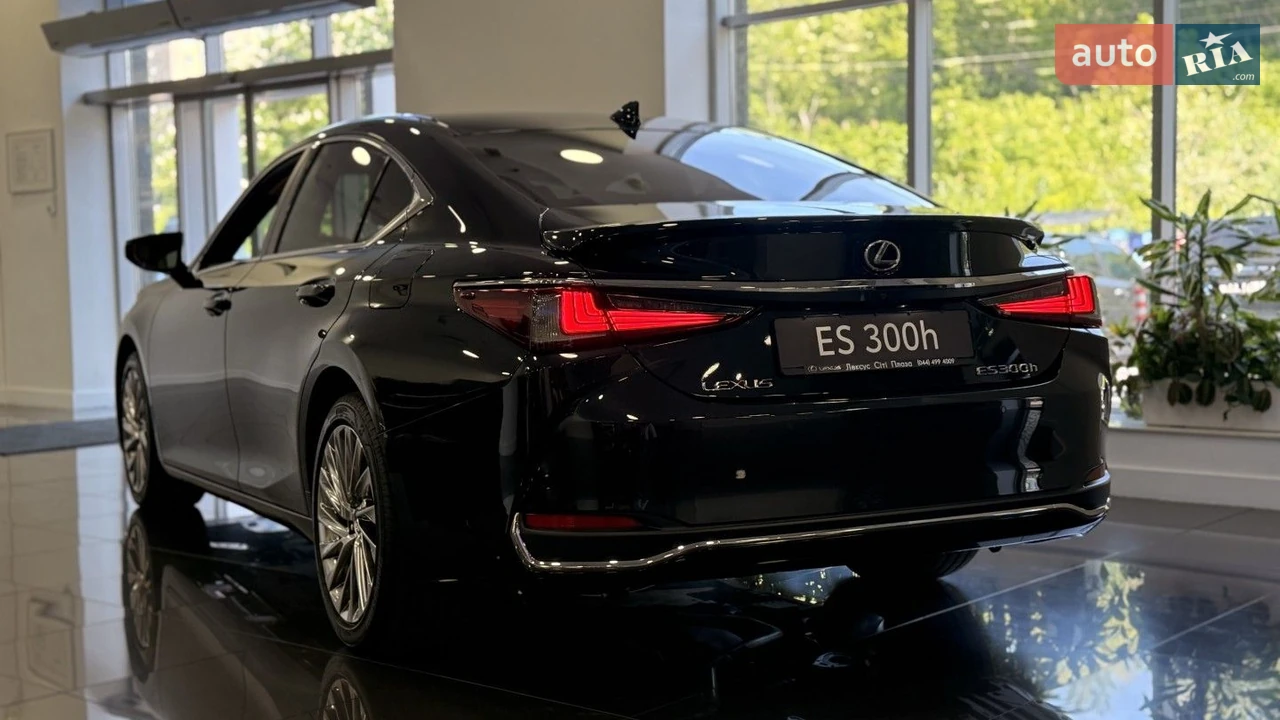 Lexus ES Launch Edition