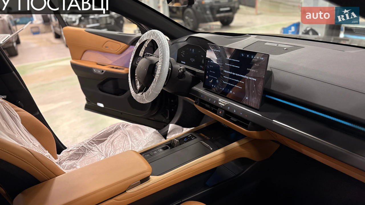 Lexus-8