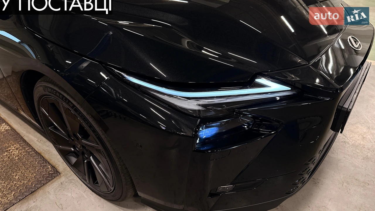 Lexus-4