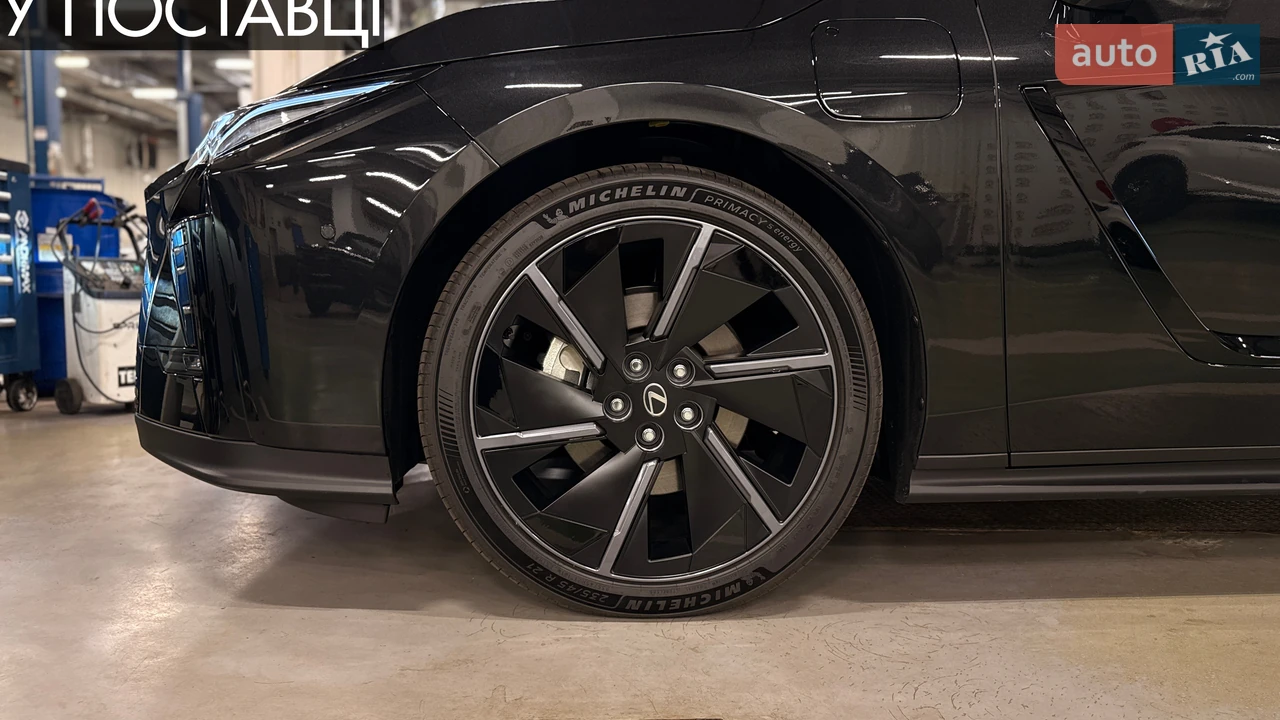 Lexus-15