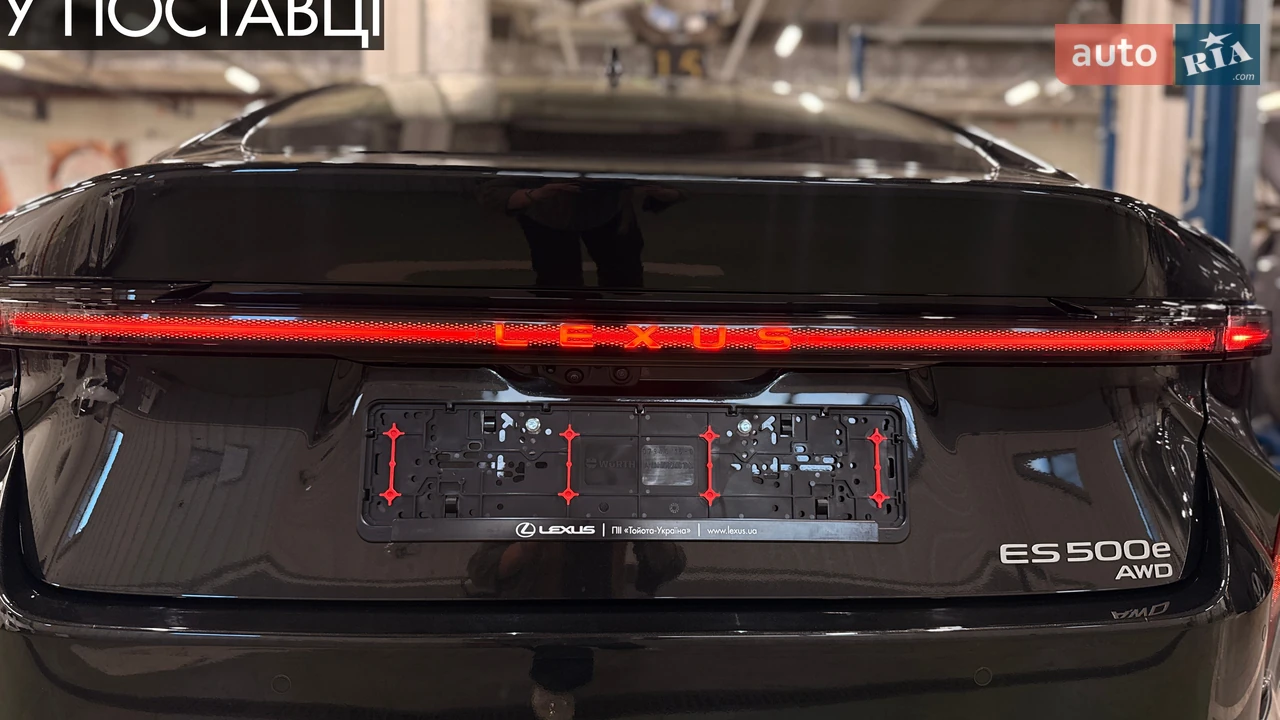 Lexus-17