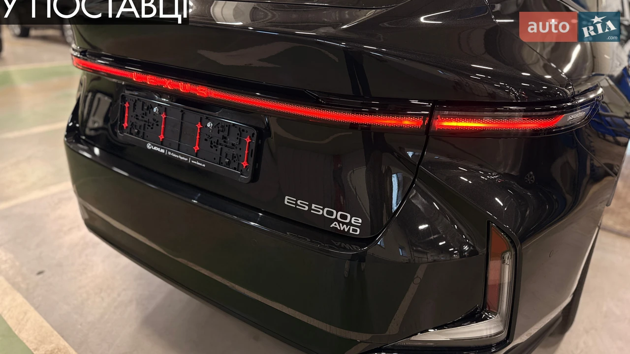 Lexus-18