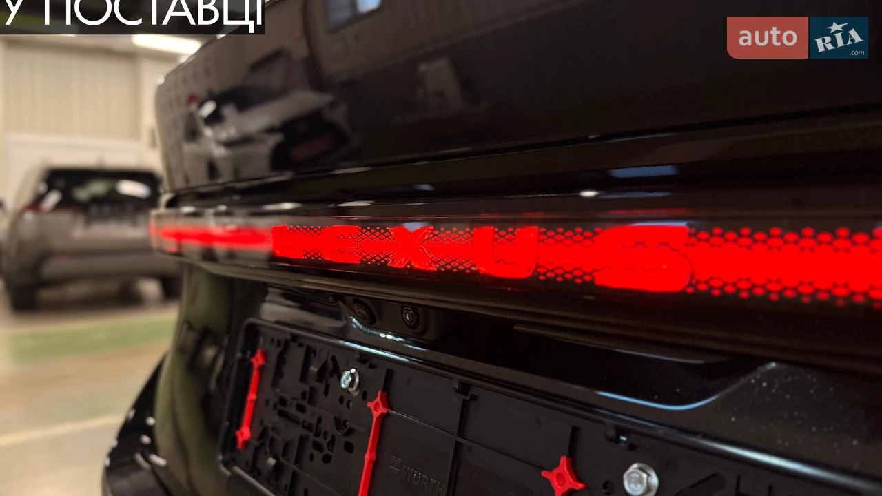 Lexus-11