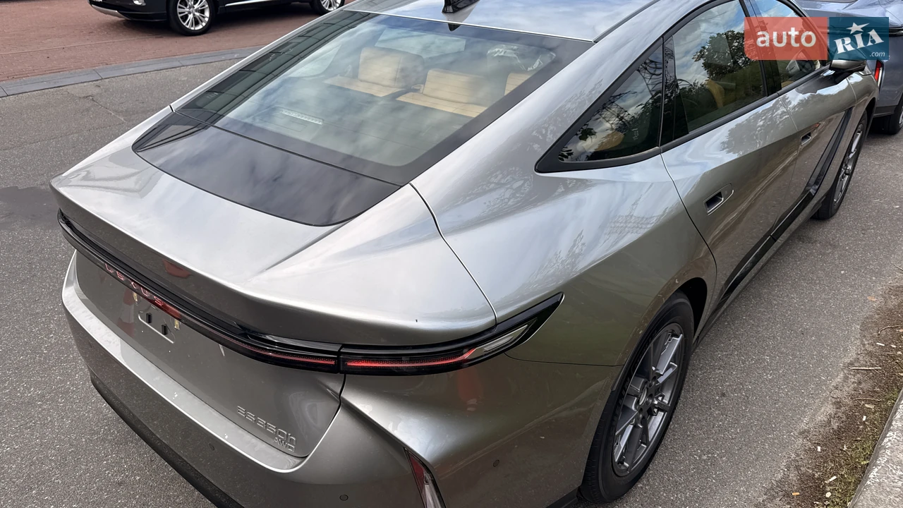 Lexus ES 2026