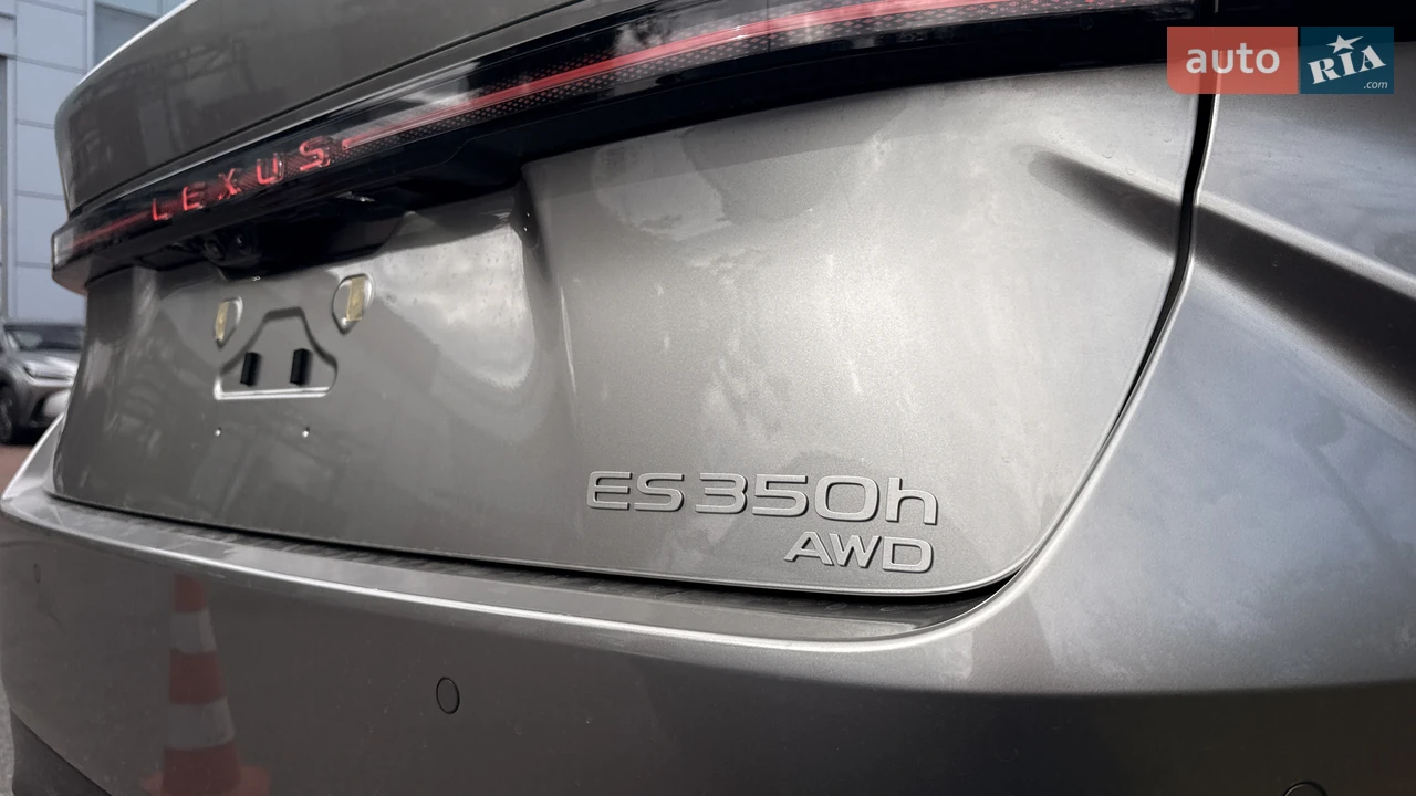 Lexus ES 2026