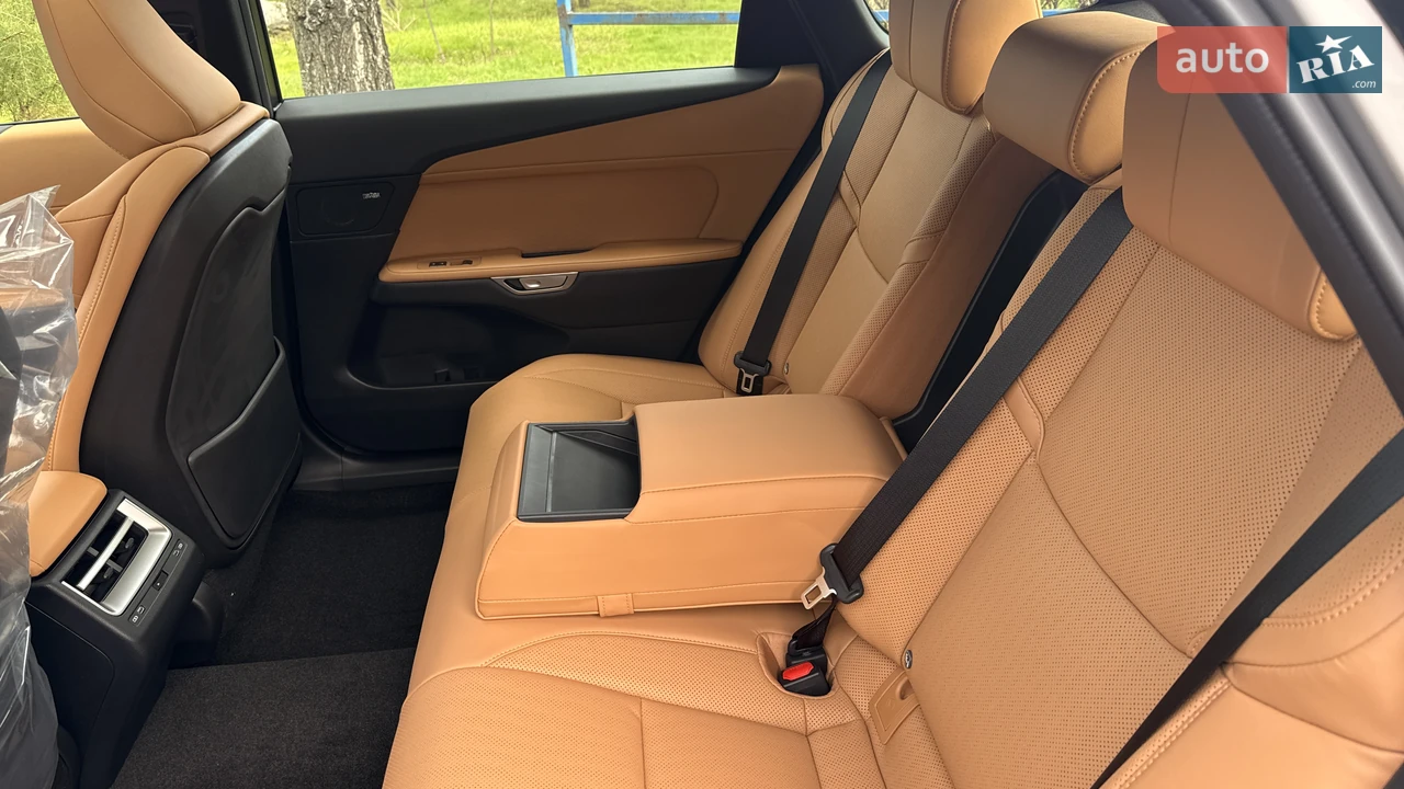 Lexus ES 2026