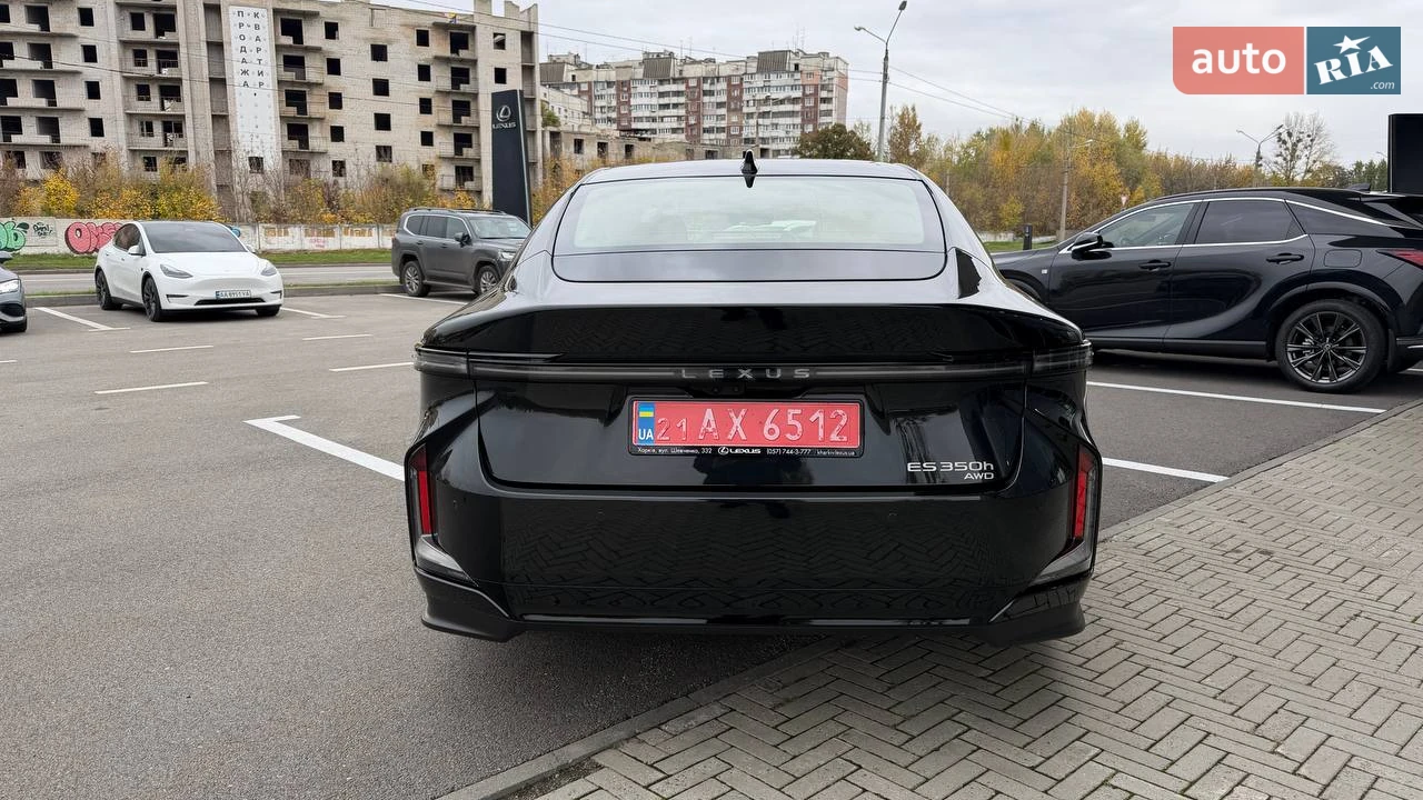 Lexus-10