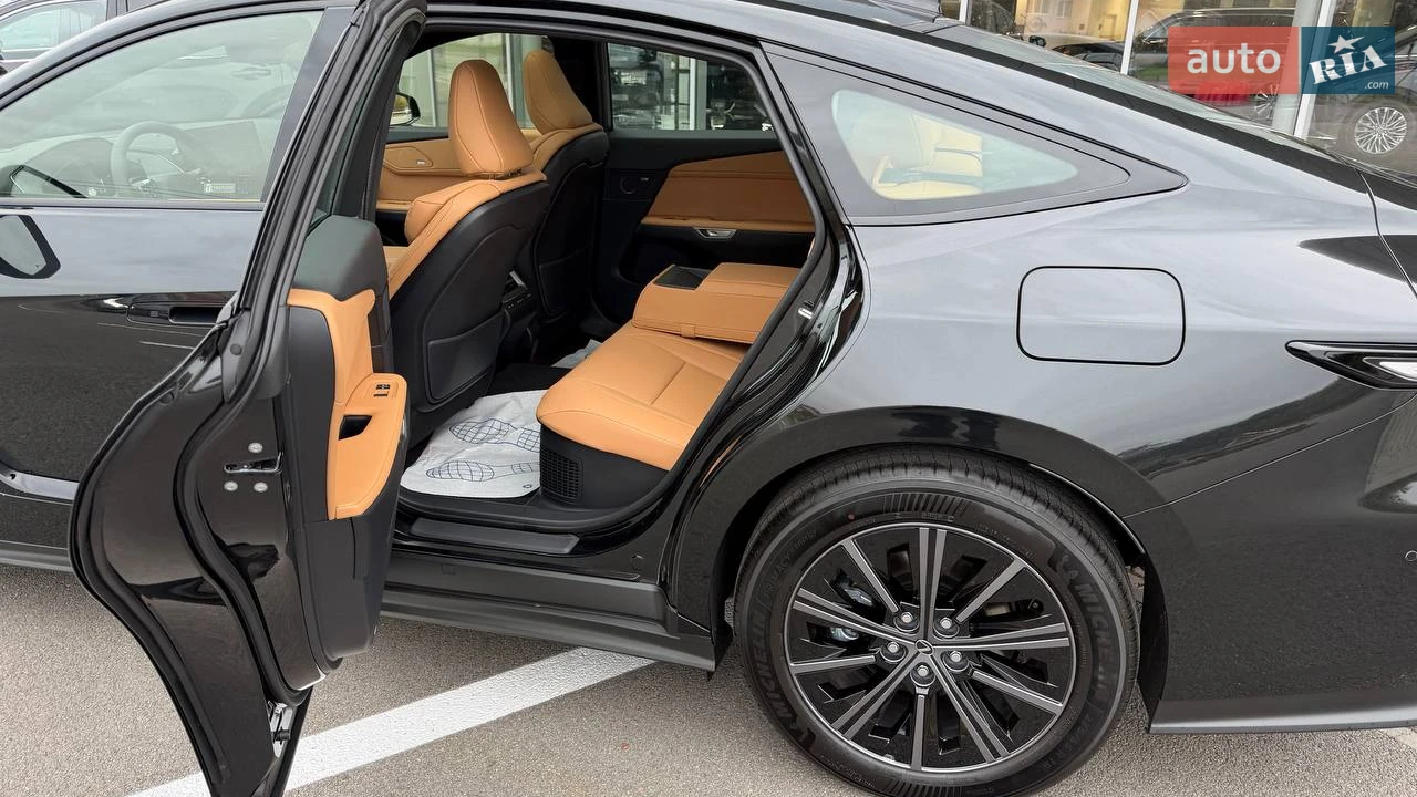 Lexus-6