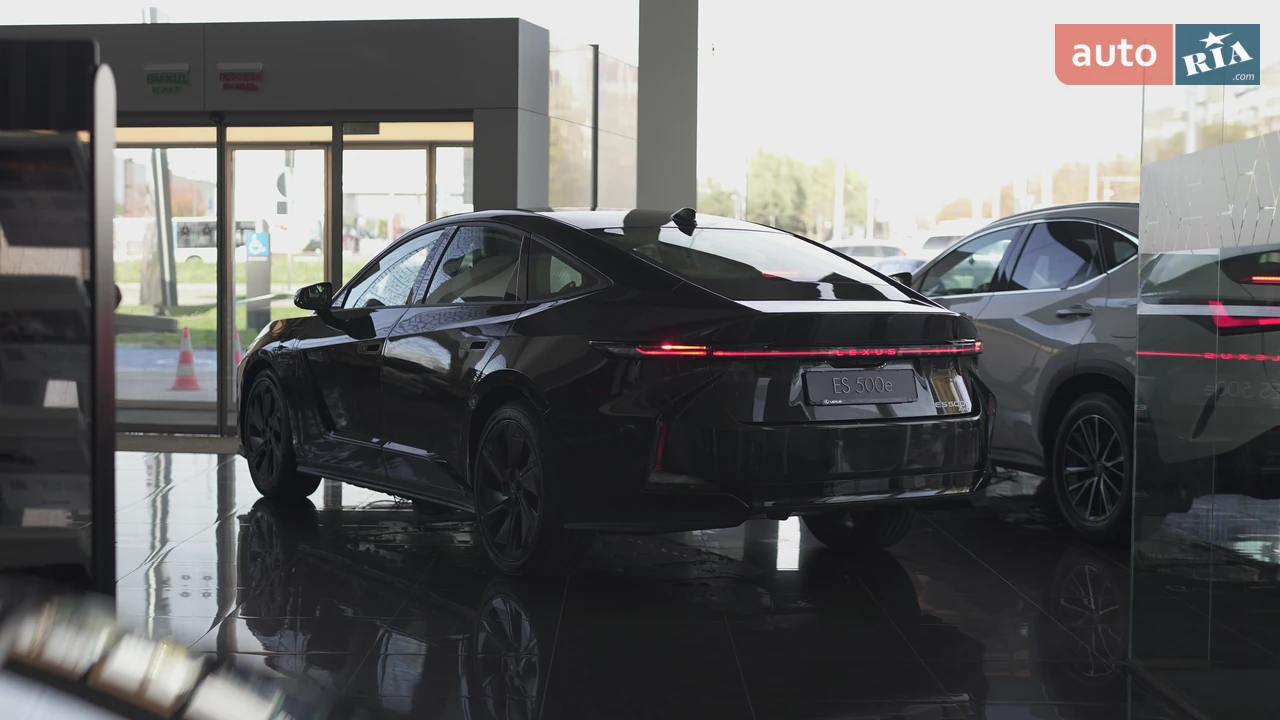 Lexus-17
