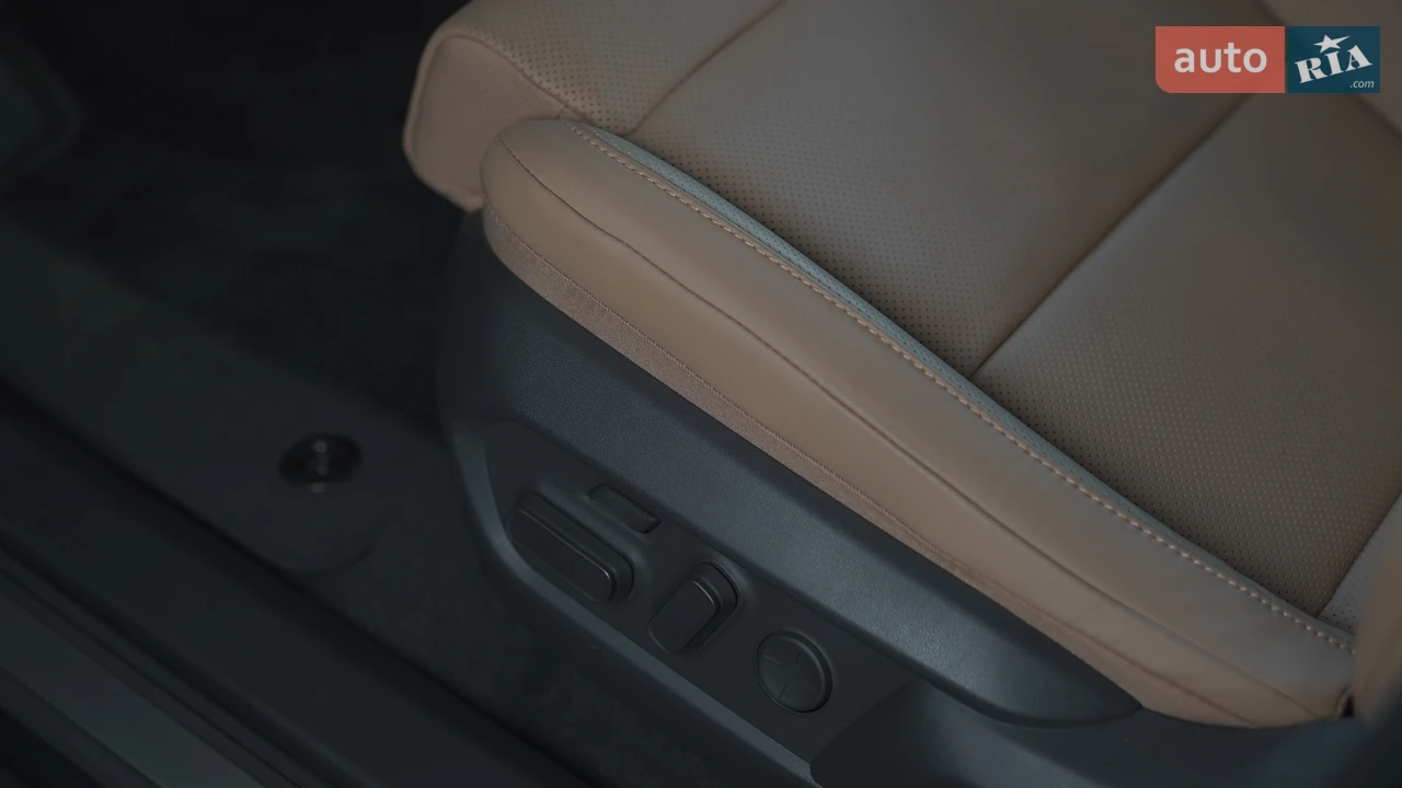 Lexus-5