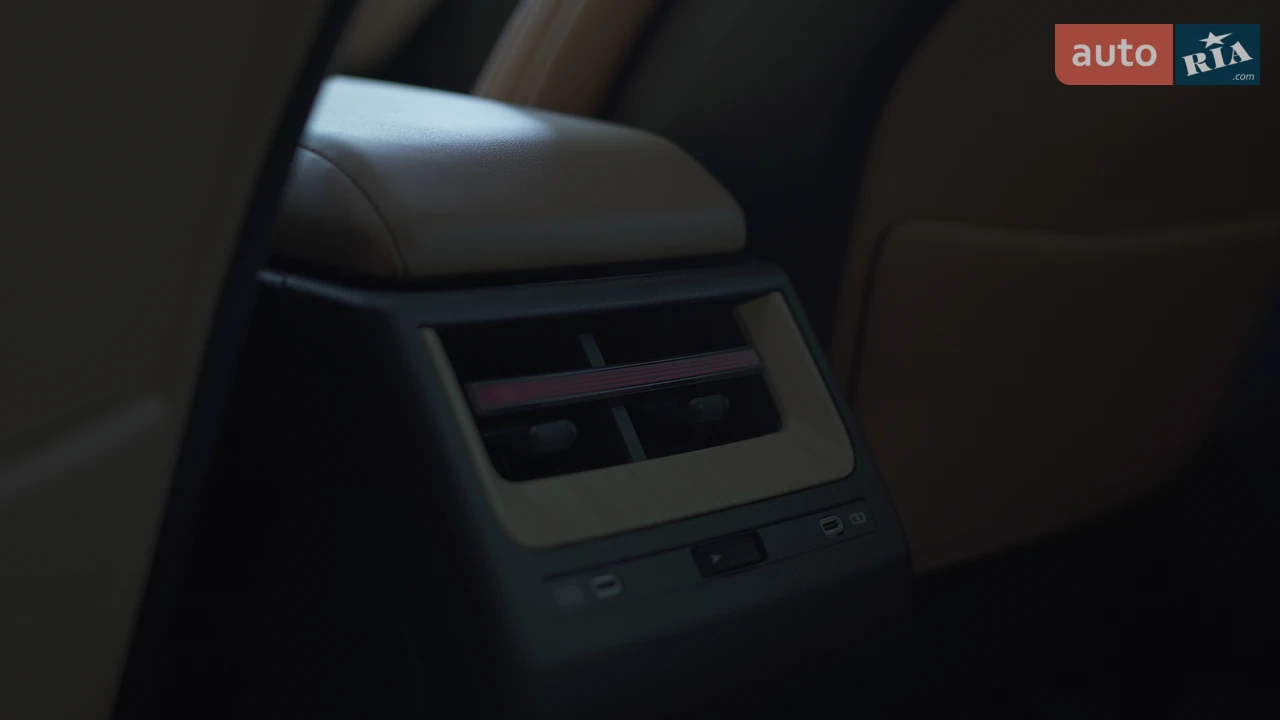 Lexus-36