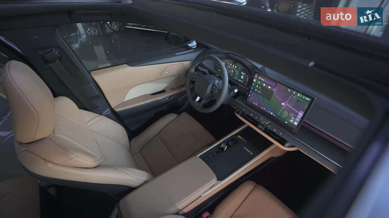Lexus-37