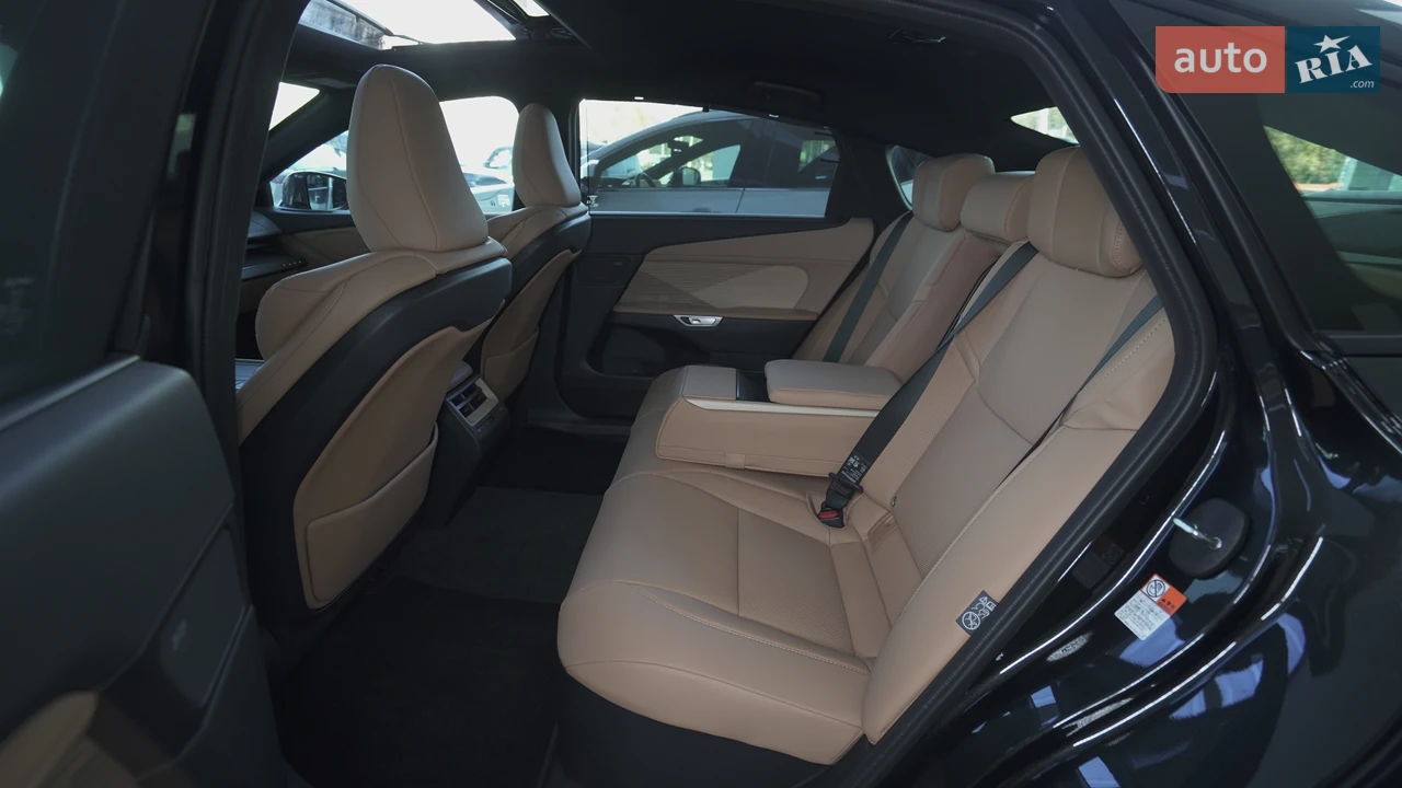 Lexus-33