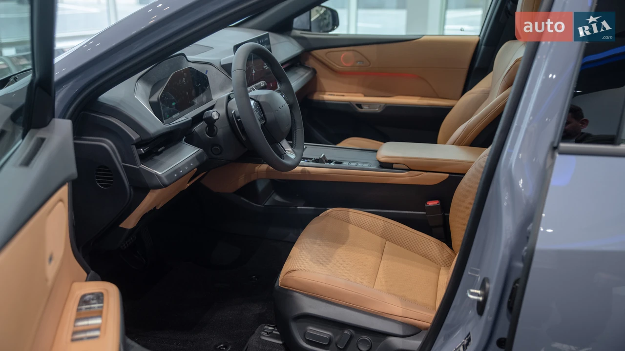 Lexus-14