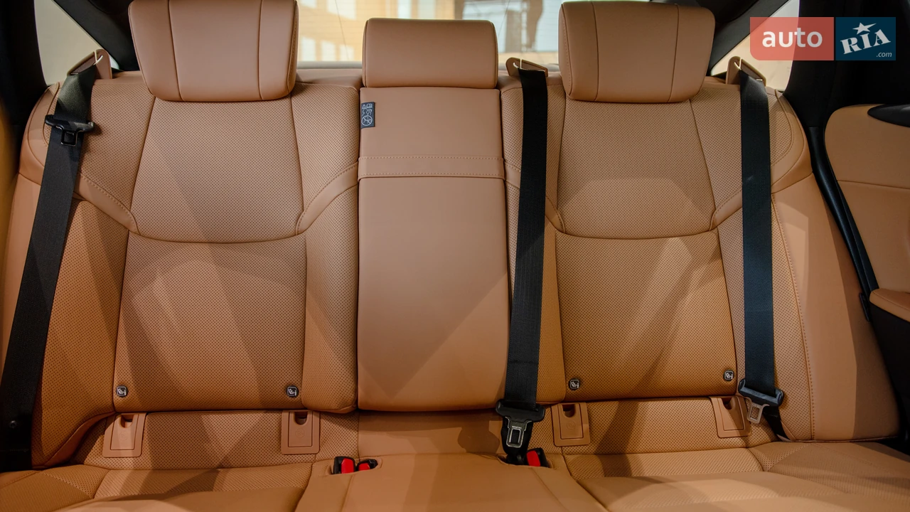 Lexus-18