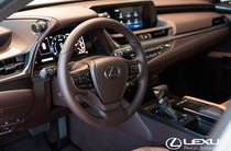 Lexus ES Business